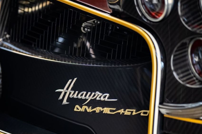 The Unparalleled Pagani Huayra Dinamica Evo: A Masterpiece of Uniqueness and Innovation.