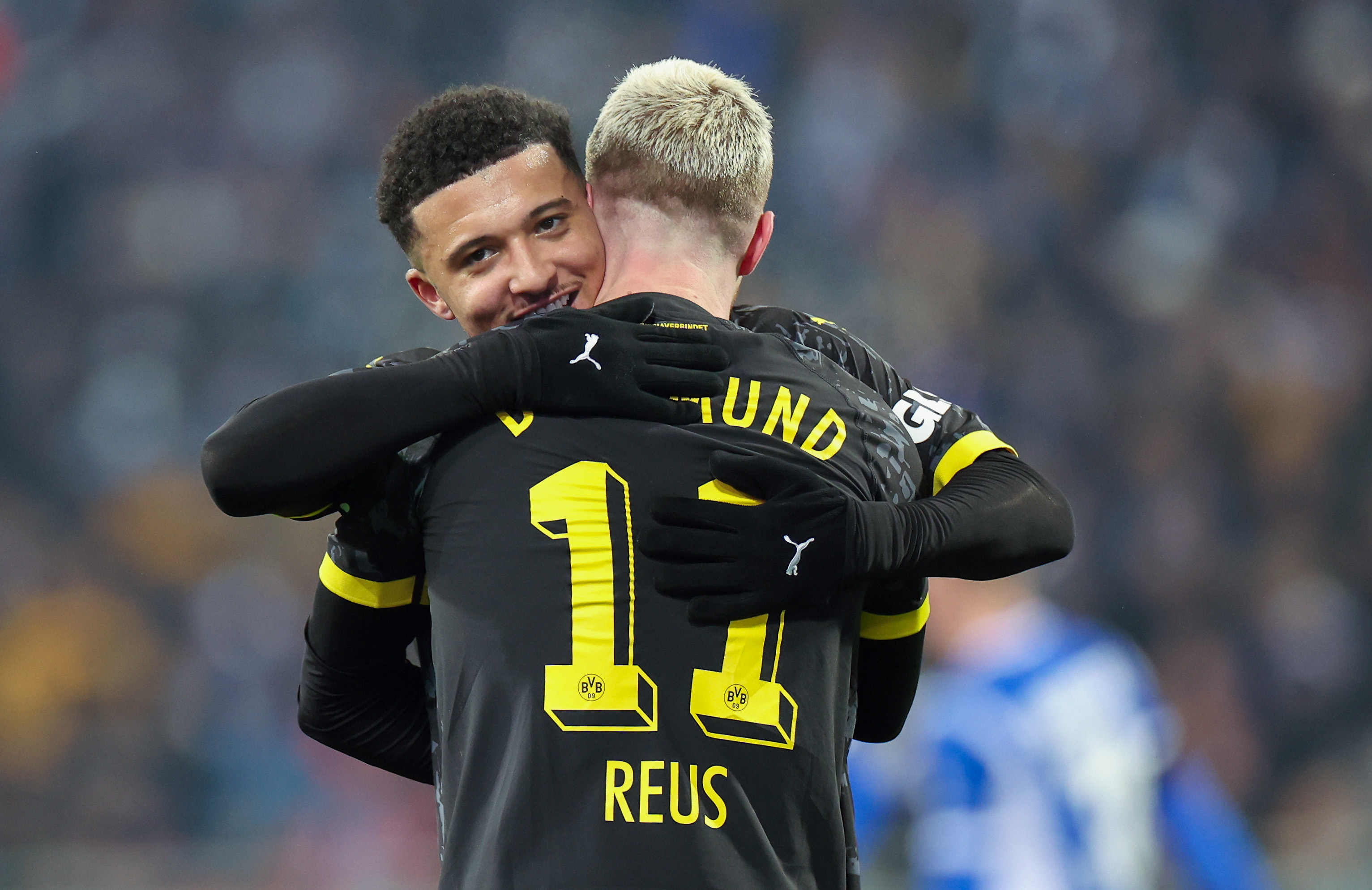 Jadon Sancho kiến ​​tạo cho Marco Reus trong trận ra mắt Borussia Dortmund thứ hai