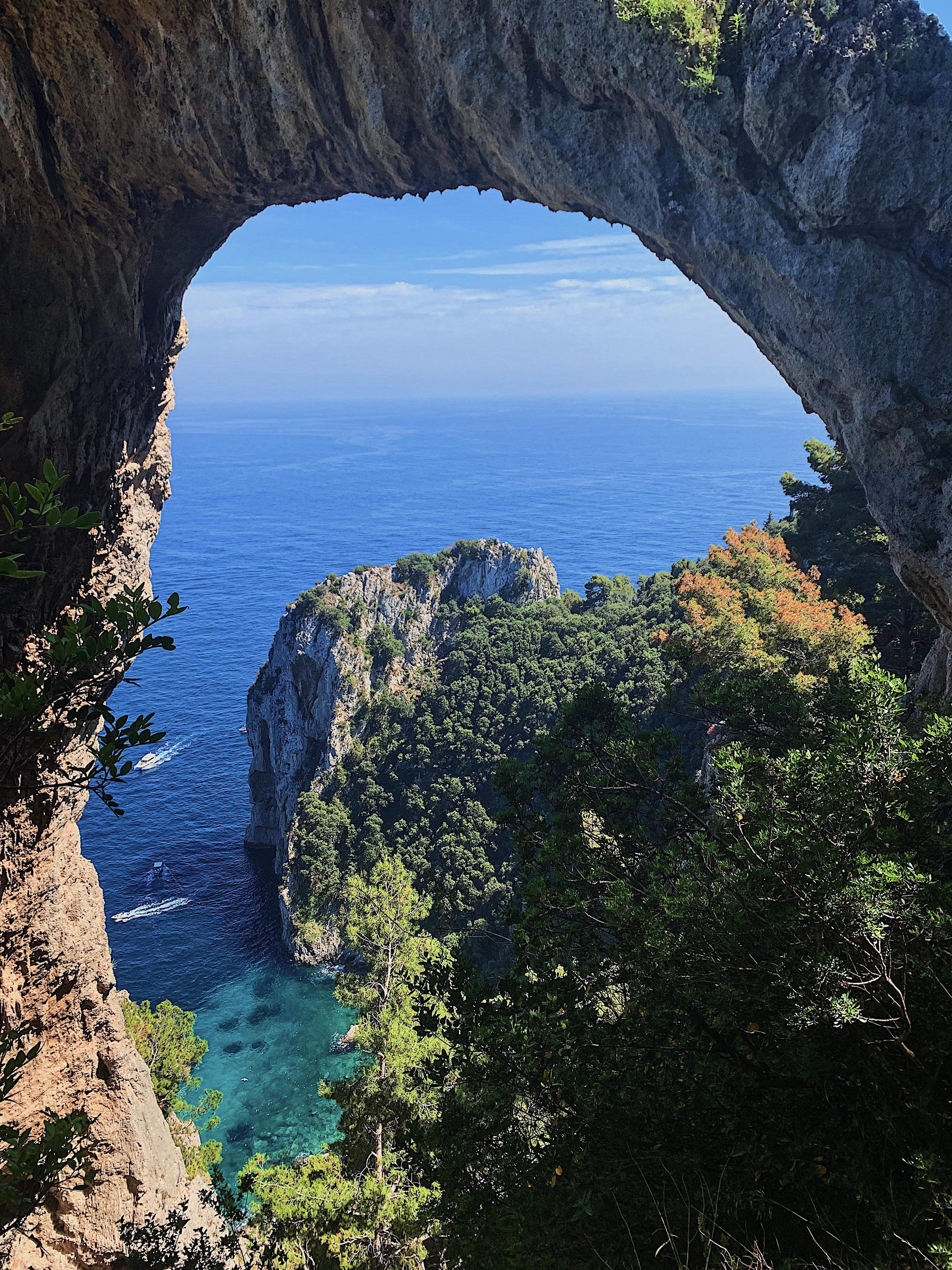 Hiking to Arco Naturale - Capri, Italy [OC] : r/hiking