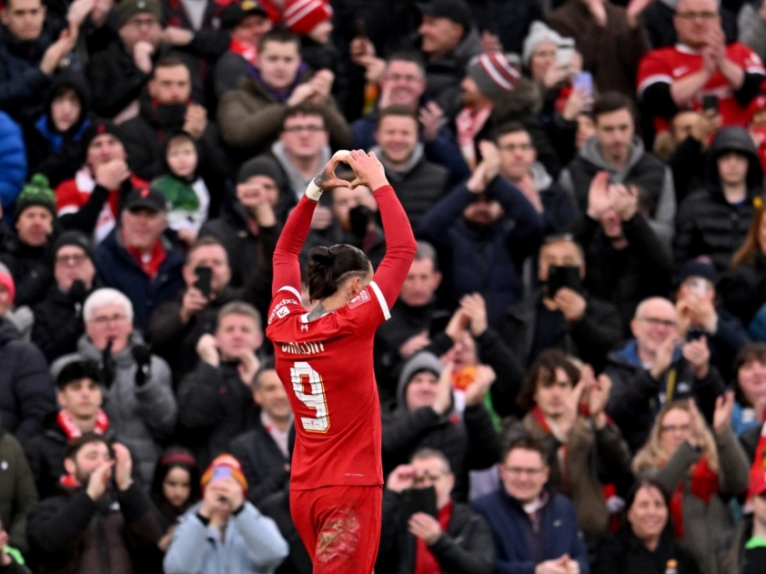 Live Liverpool 4-2 Norwich: Rain of 398,998 goals