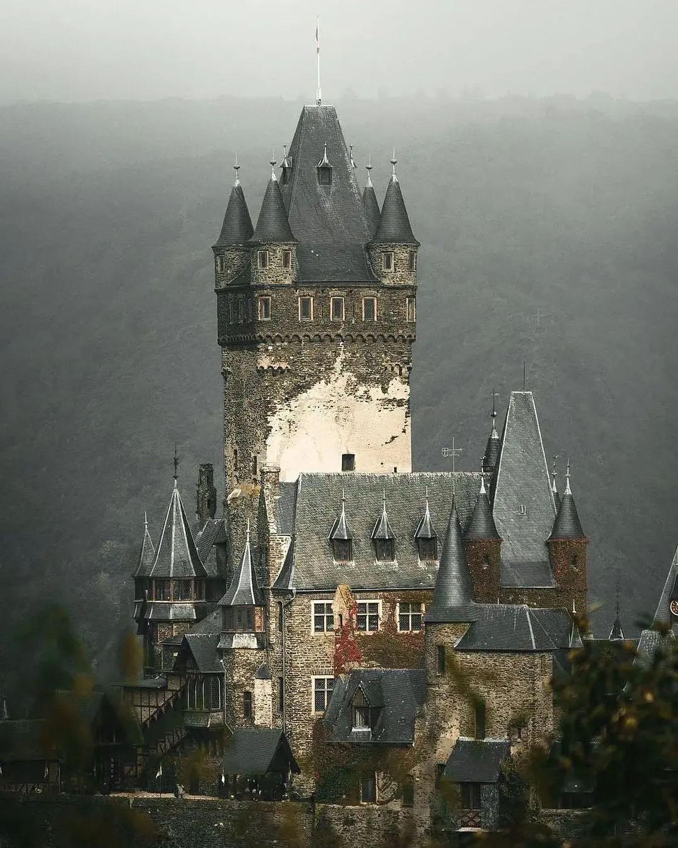 Cochem Castle, Germany : r/castles