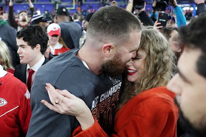 Fans Think Travis Kelce Gifted Taylor Swift This Sweet Item