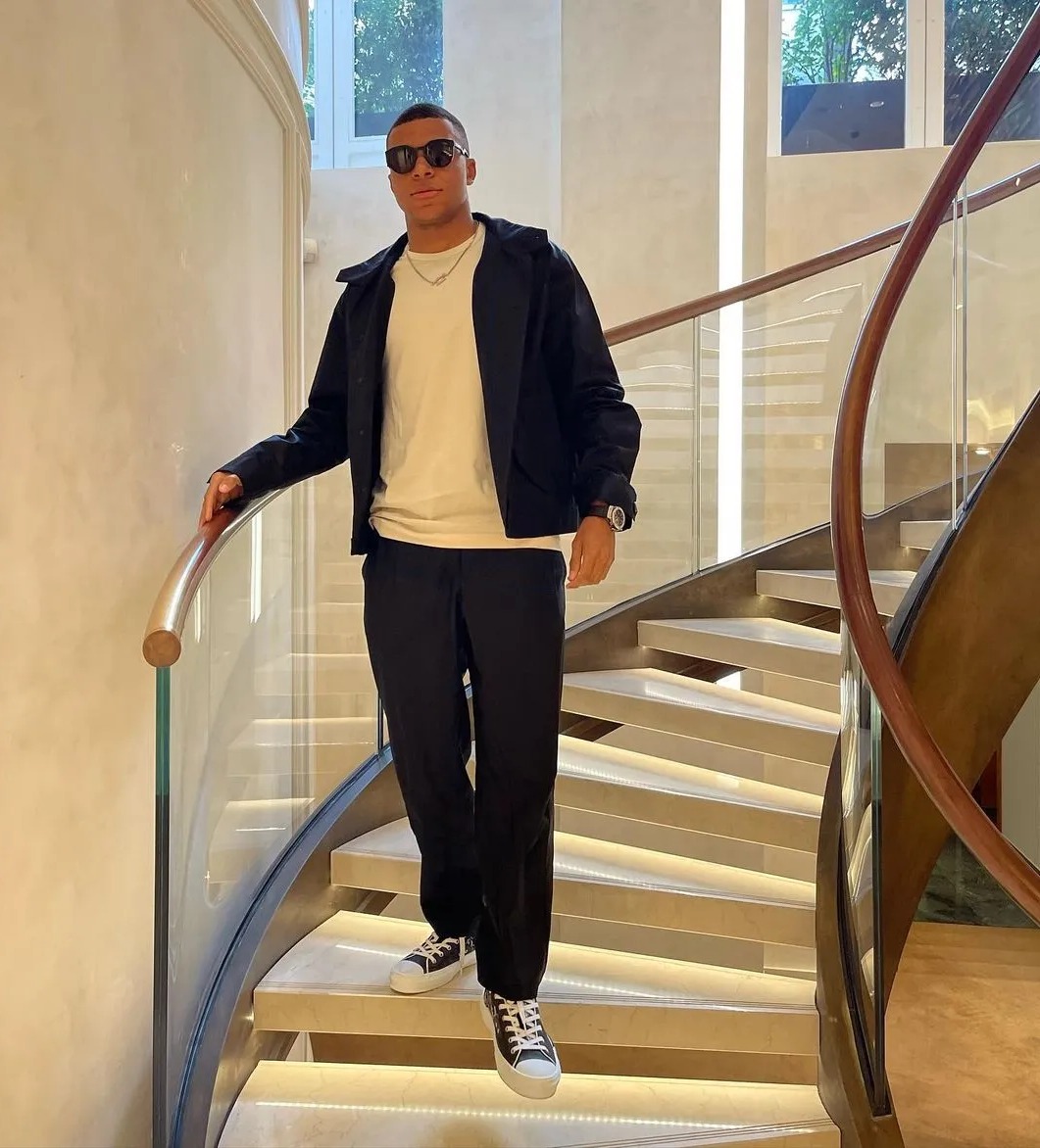 Inside Mbappé's luxury Paris apartment, which boasts a basketball court