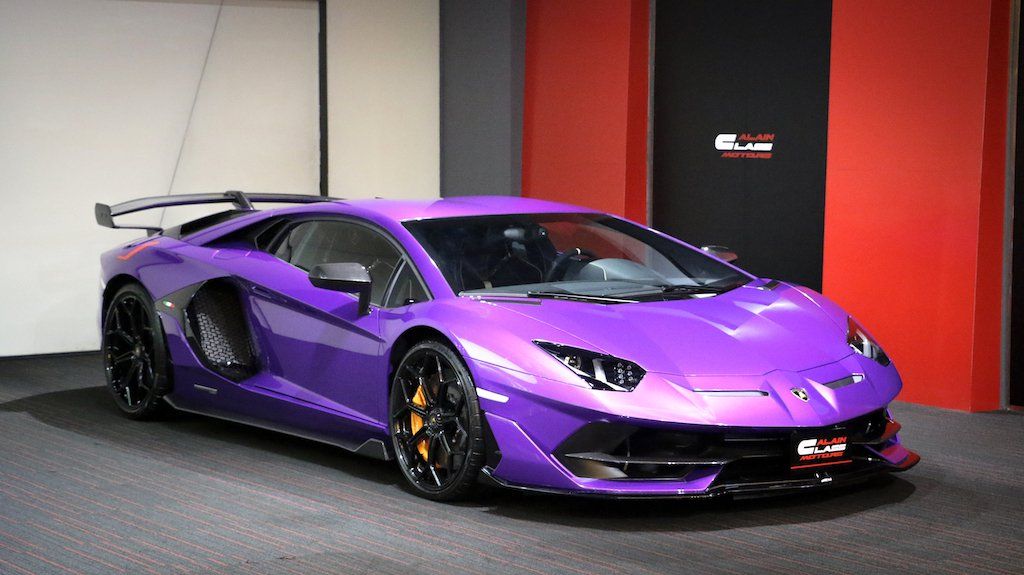 Cận cảnh siêu phẩm Lamborghini Aventador SVJ màu tím độc nhất thế giới tại  Trung Đông