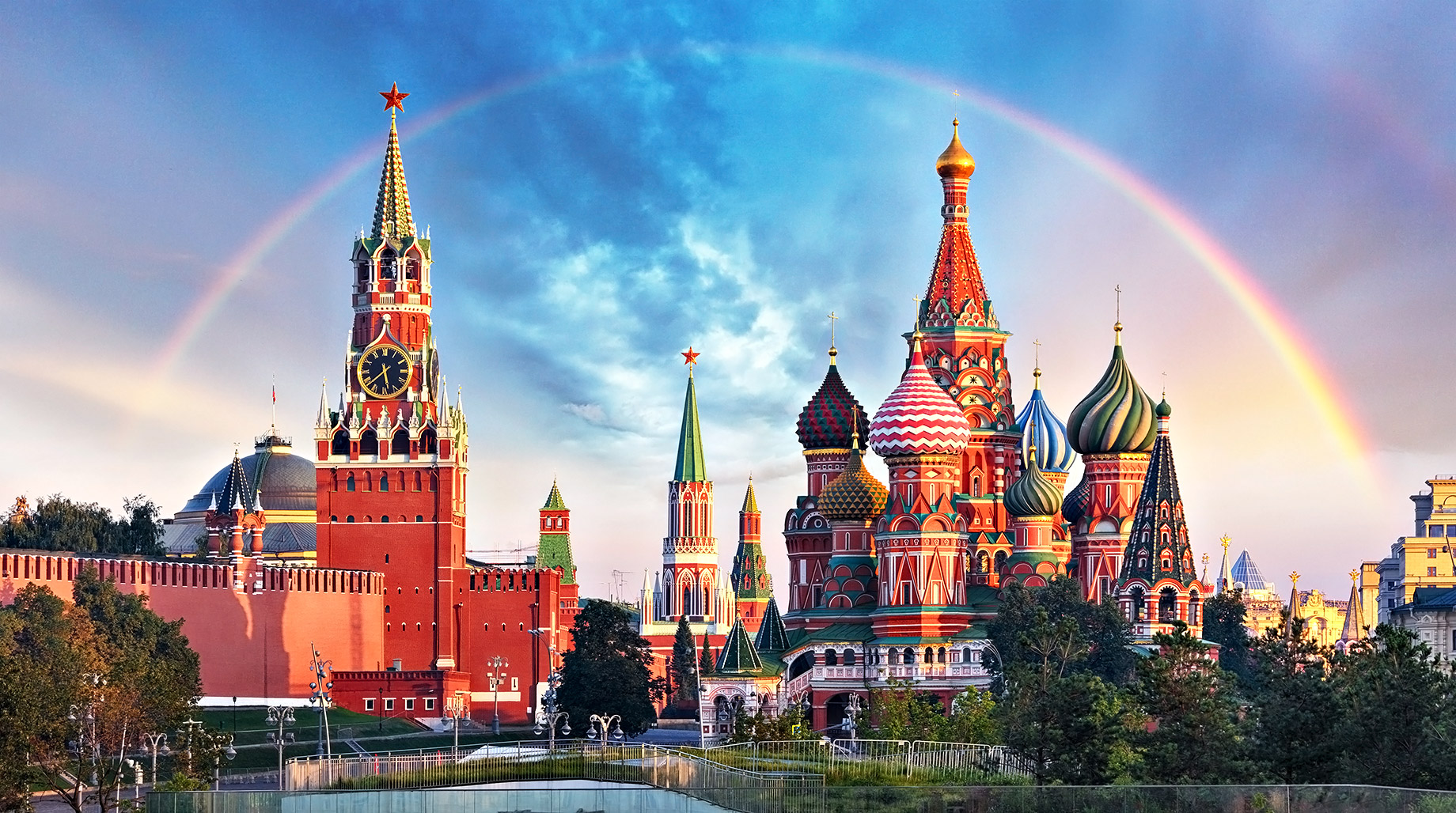 Red Square – Moscow Kremlin & Saint Basil's Cathedral – Moscow, Russia –  Top 10 Luxury Travel Destinations Around the World – The Pinnacle List