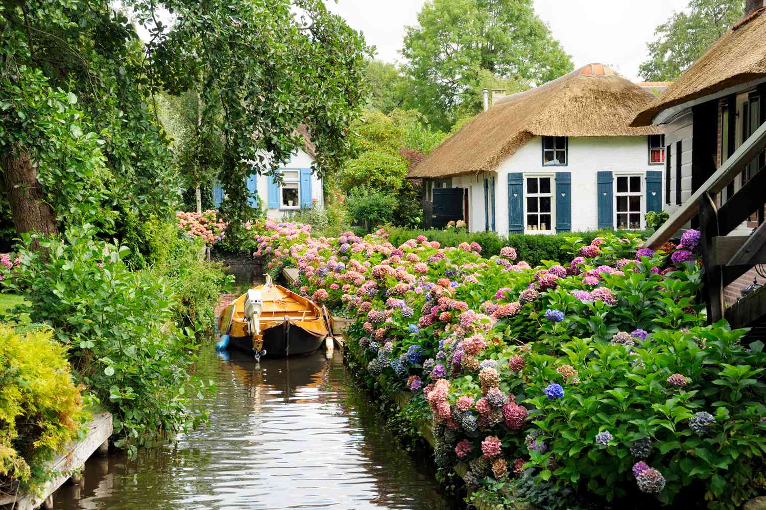 Giethoorn Is Called the 'Venice of the Netherlands' — How to Plan the  Perfect Visit