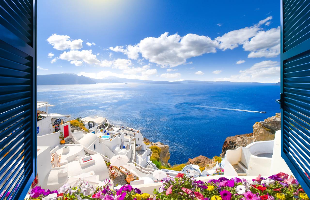 Why you should visit Santorini, Greece - Reader's Digest