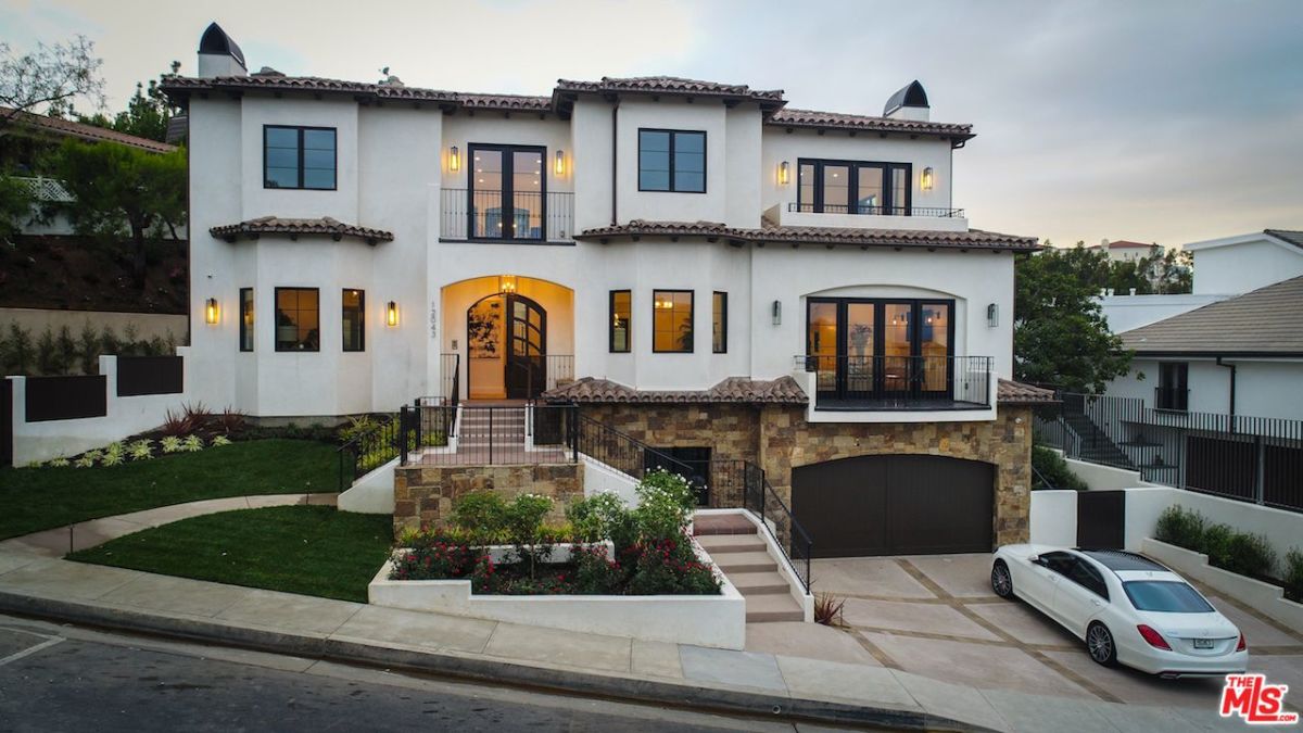 See Inside: Serena Williams Buys Luxurious New Beverly Hills Home - Parade