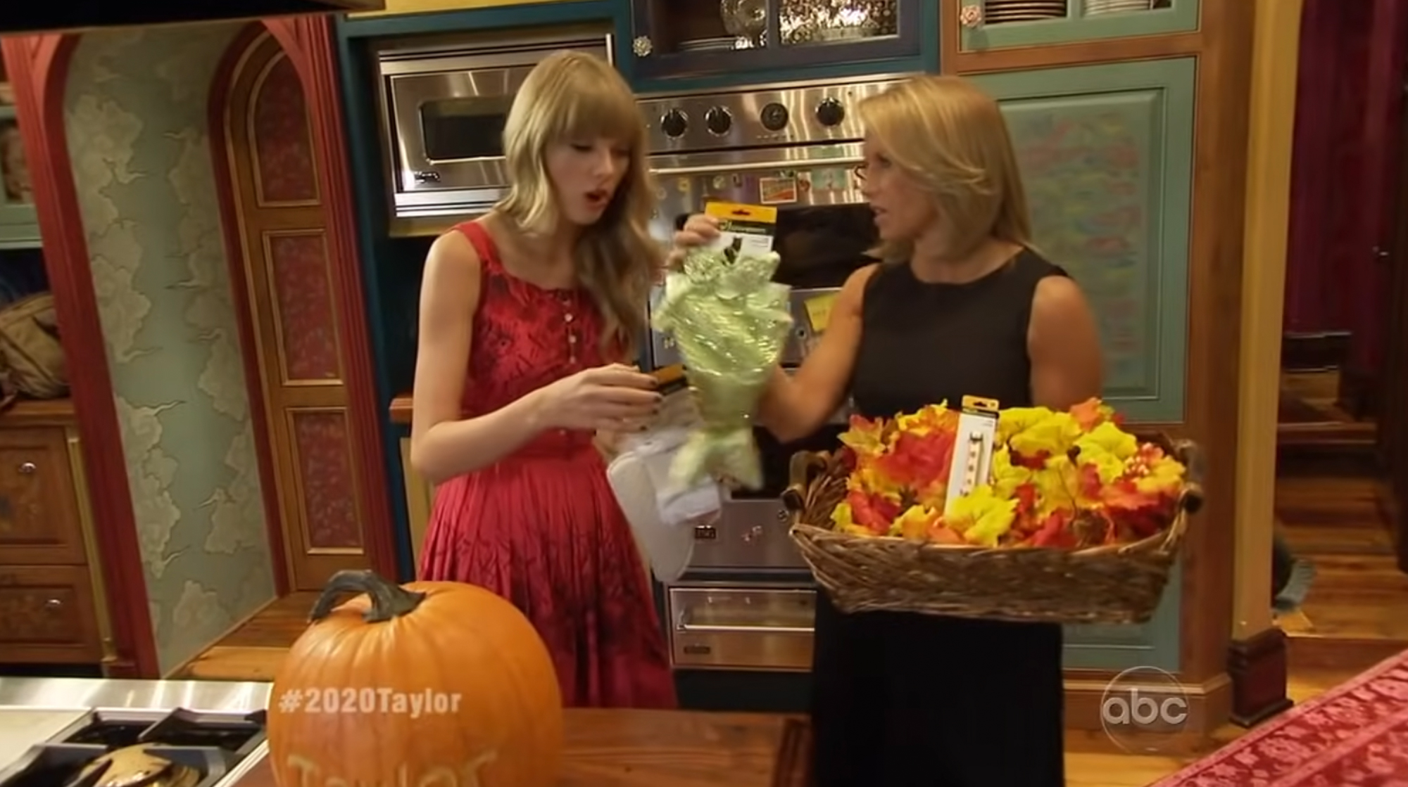 Taylor Swift and Katie Couric in her Nashville kitchen