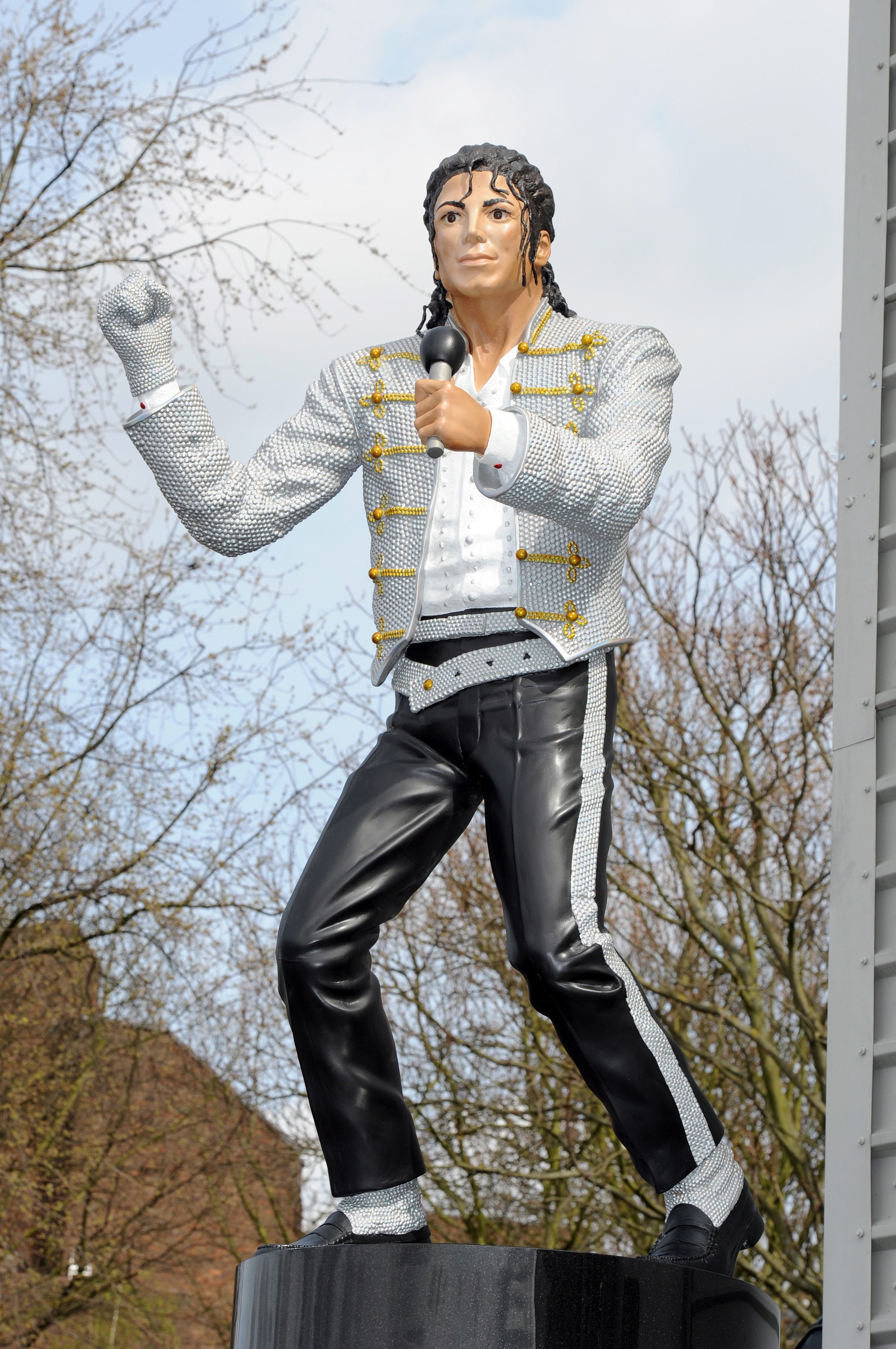 The MJ statue was erected after the popstar attended one Division Two game against Wigan in 1999