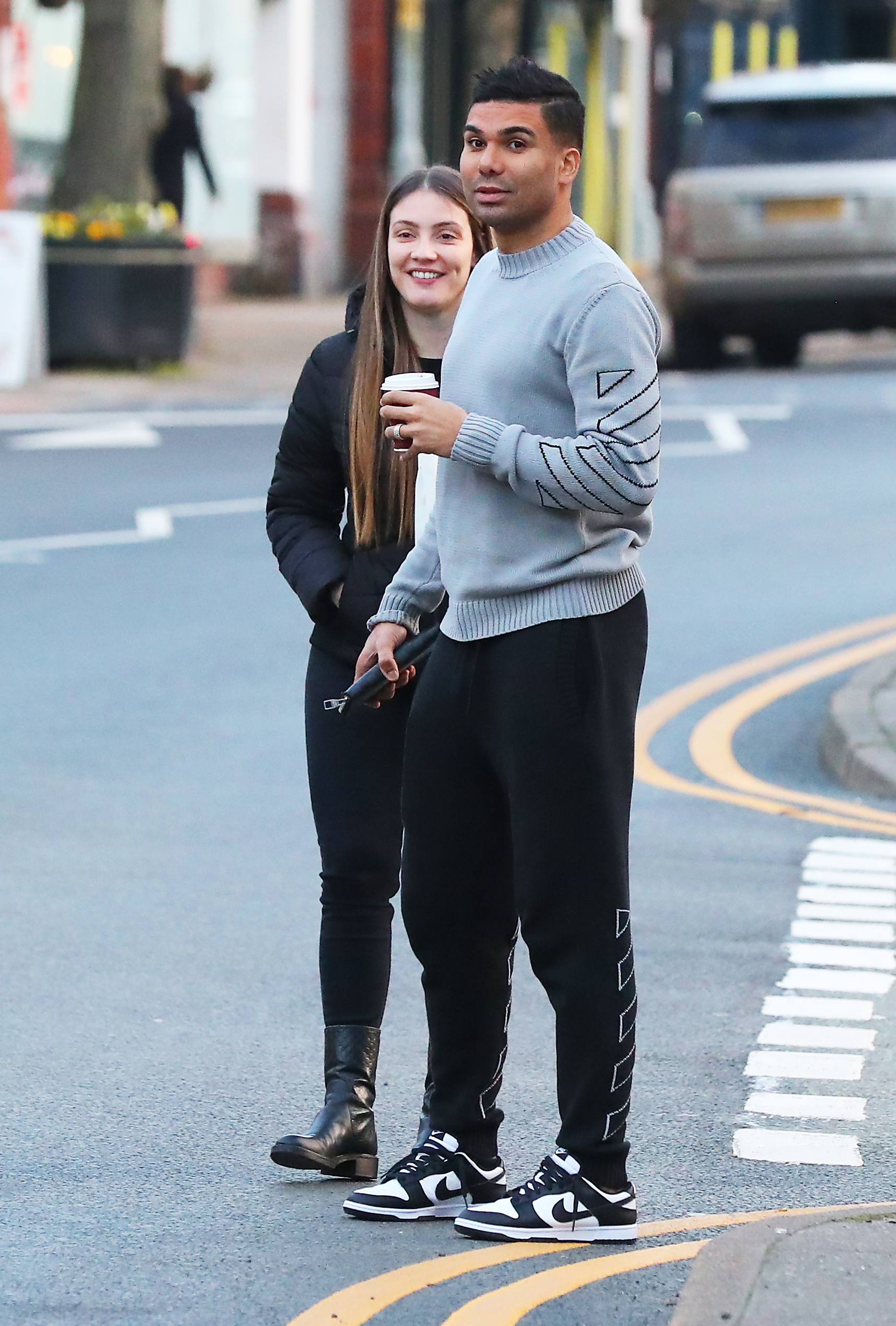 Casemiro and Anna Mariana went out for a coffee