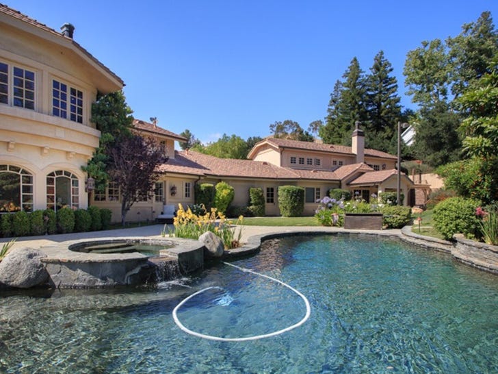 Nicki Minaj Buys Spectacular Hidden Hills Estate