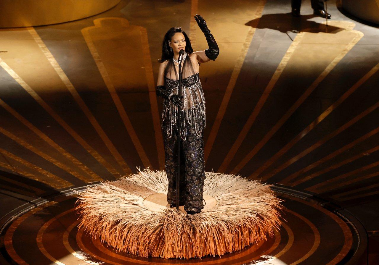 Rihanna Offers Inspiring Performance Of 'Black Panther: Wakanda Forever'  Song "Lift Me Up" At 2023 Oscars | GRAMMY.com