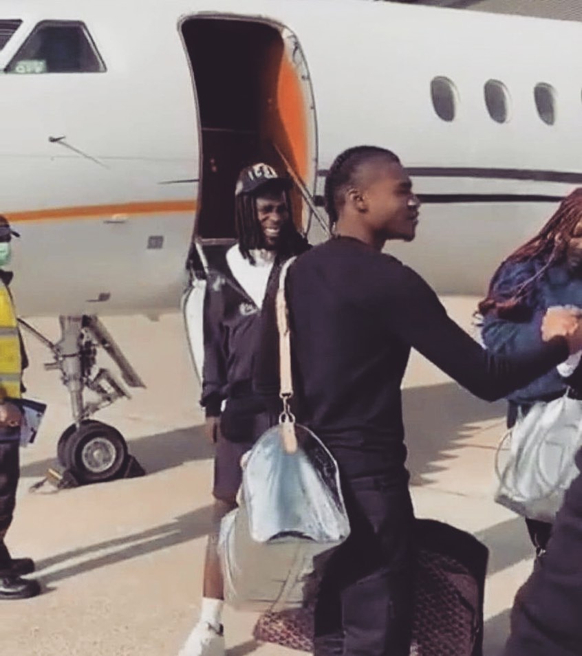 Burna Boy Reportedly Lands In Ghana After His Brawl With Shatta Wale (PHOTOS)