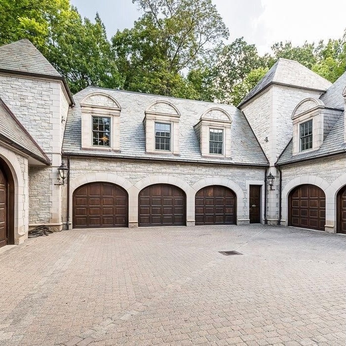 Travis Kelce Mansion: Garages