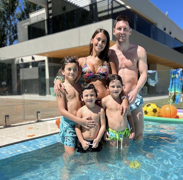 Leo Messi and Family | Leo messi, Lionel messi, Messi