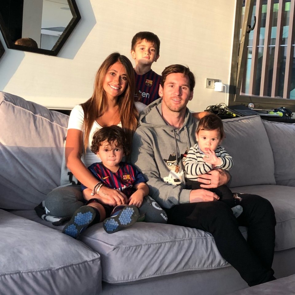 Lionel Messi reveals seven-year-old son cried and pleaded with him to stay  at Barcelona, while wife suffered too | talkSPORT