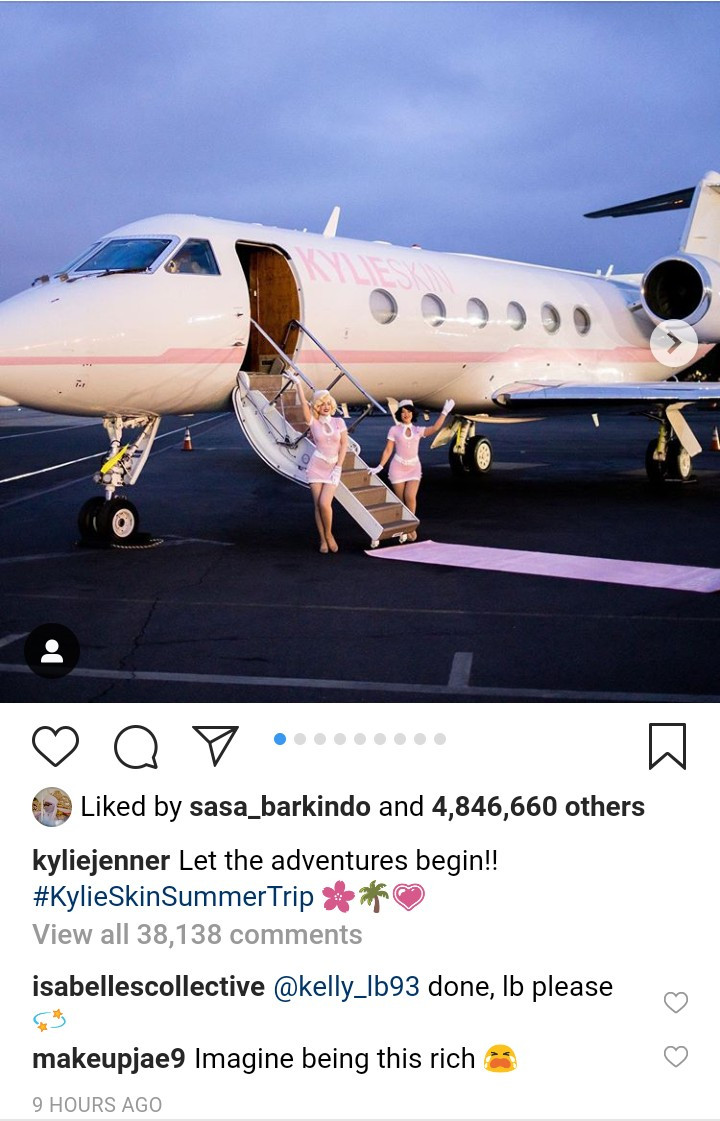 Kylie Jenner takes her girls on trip in pink private jet with Kylie