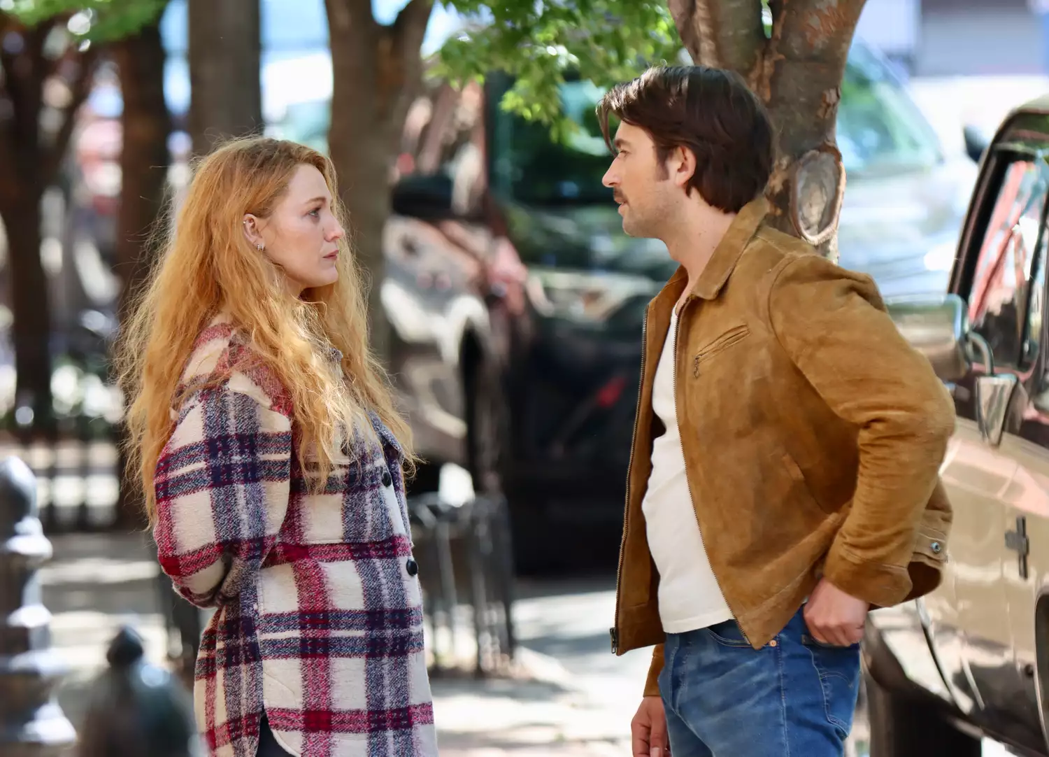 Blake Lively and Justin Baldoni Pack on the PDA in New 'It Ends With Us' Trailer