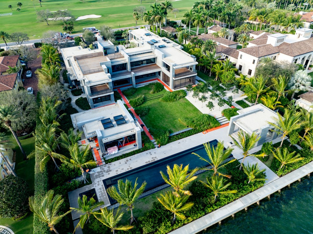 Tom Brady mansion near completion