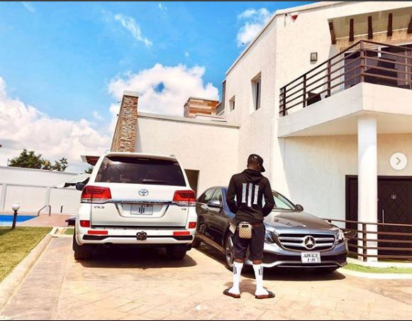 EOCO storms Stonebwoy and Shatta Wale's houses | Photos